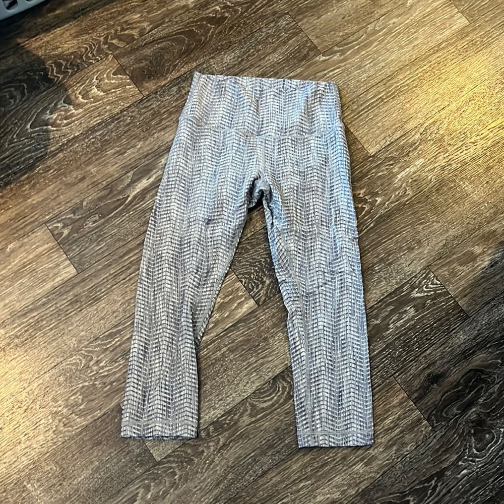 Lululemon crops